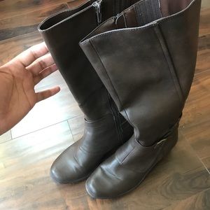 Women’s Size 8 Dark Brown Boots